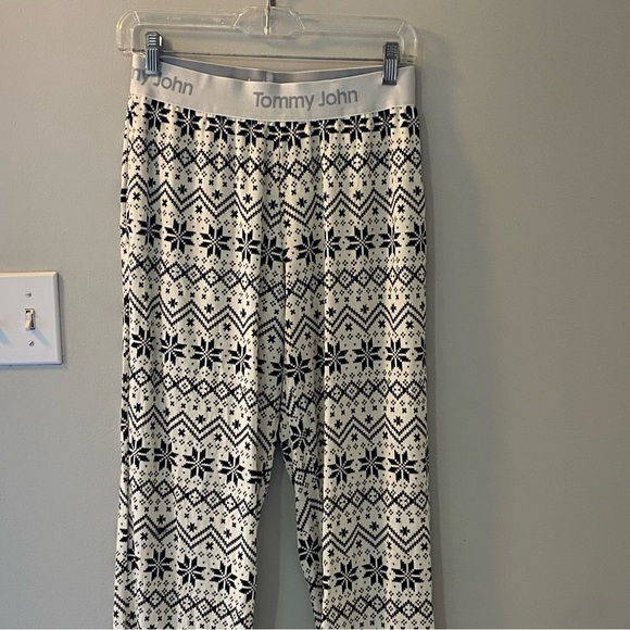 Tommy John second skin pj set in coconut milk/vintage holiday sweater size small - Picture 7 of 10